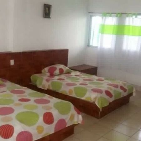 Tortugas Place Hotel Y Bungalos มอนเตริโก ภายนอก รูปภาพ