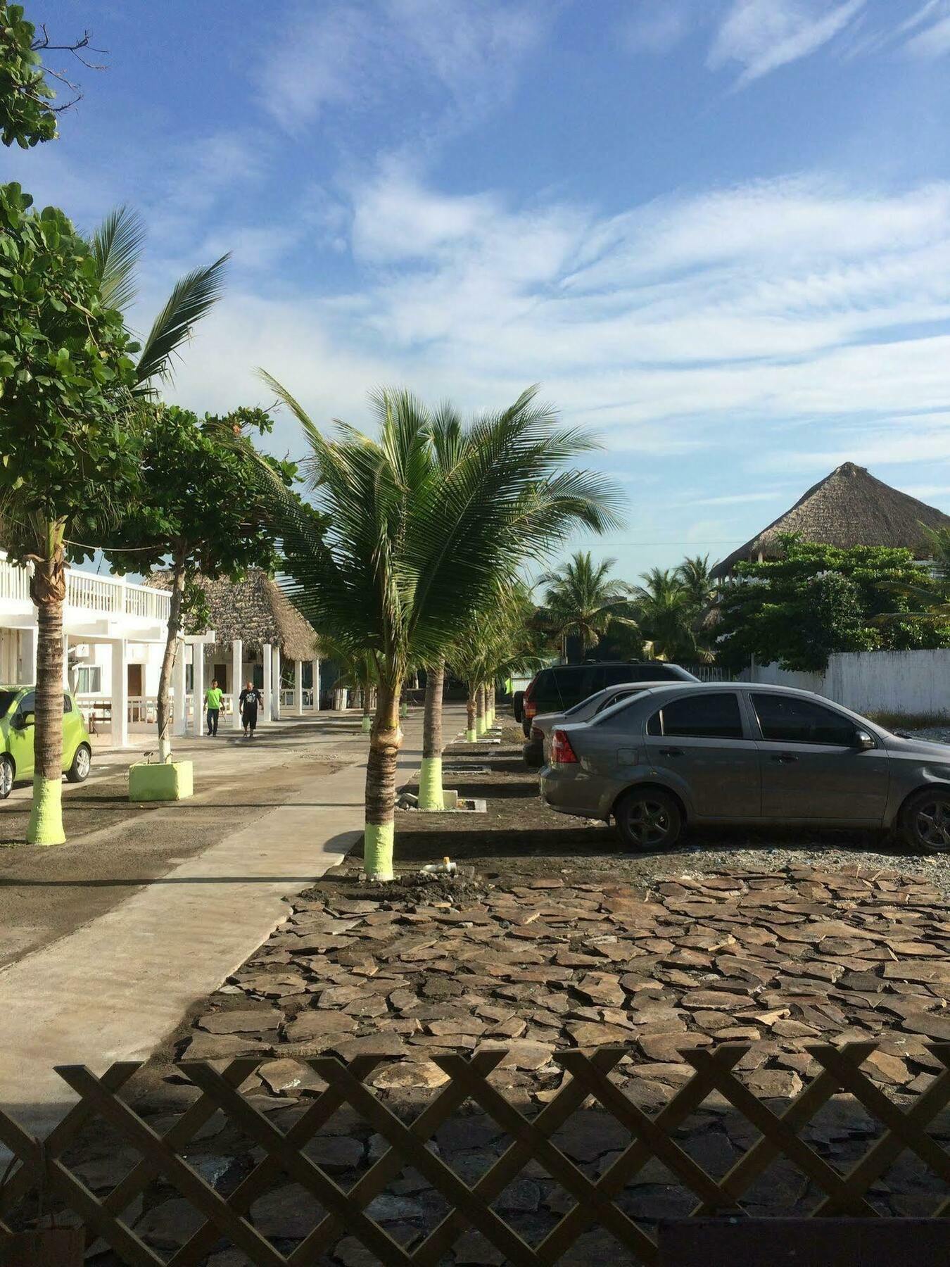 Tortugas Place Hotel Y Bungalos มอนเตริโก ภายนอก รูปภาพ